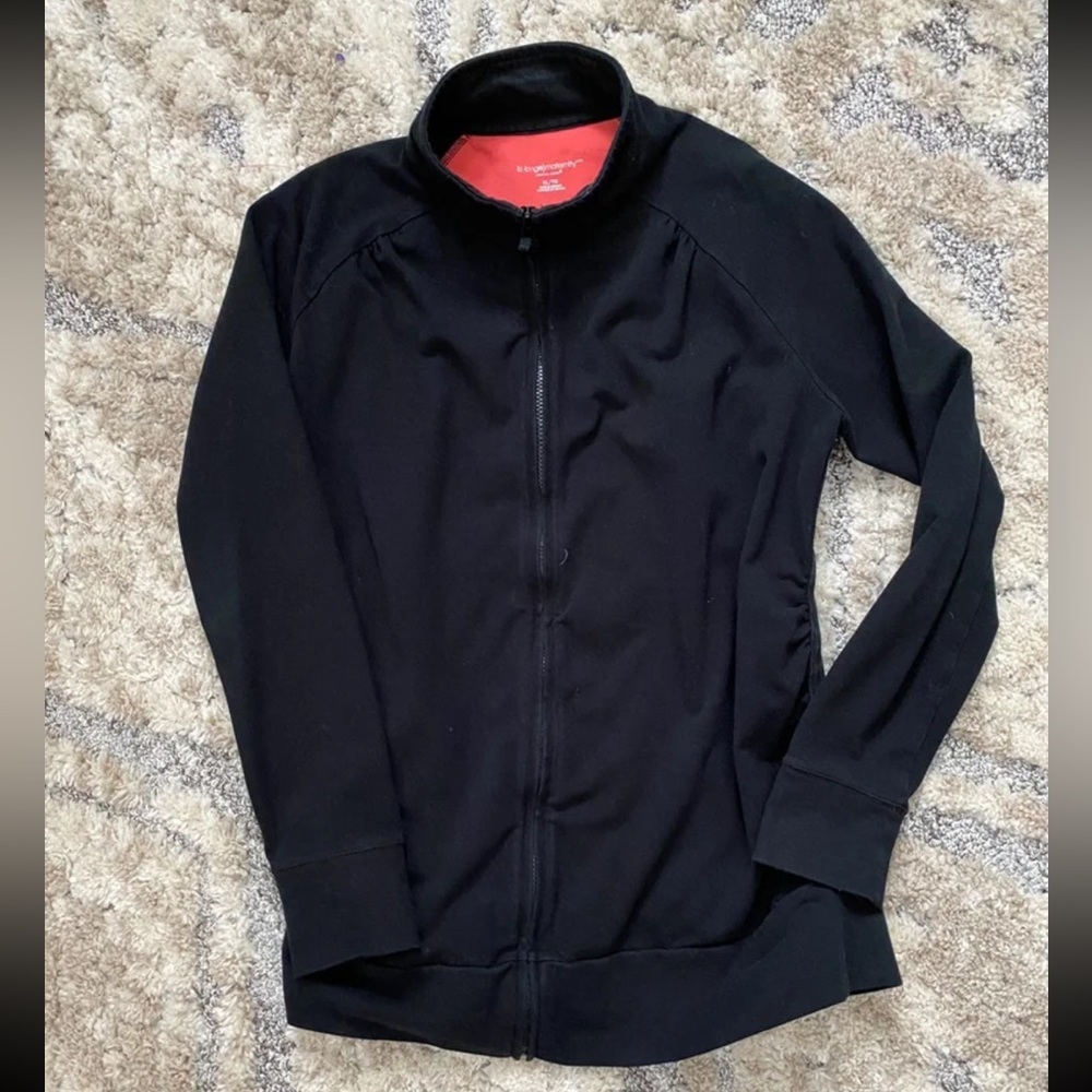 Maternity sweater zip up